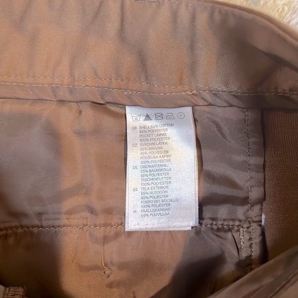 ⭐️H&M,Rich Tan Shorts,Cuffed w/Pockets, EUC, Dress Up or Down, Size 8 - Picture 8 of 11